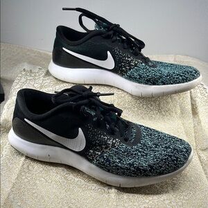 Nike /shoes/ Nike Flex Contact running training  Black and Teal color size 7